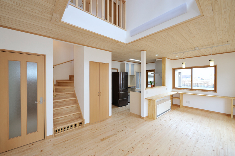 大人を感じさせる木造2階建