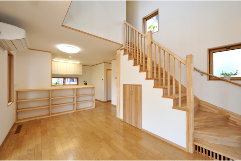 リビングの大きな吹き抜けに豊かさを感じられる
